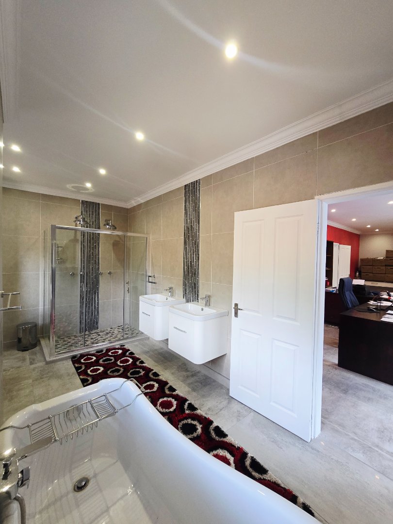 6 Bedroom Property for Sale in Wilkoppies North West